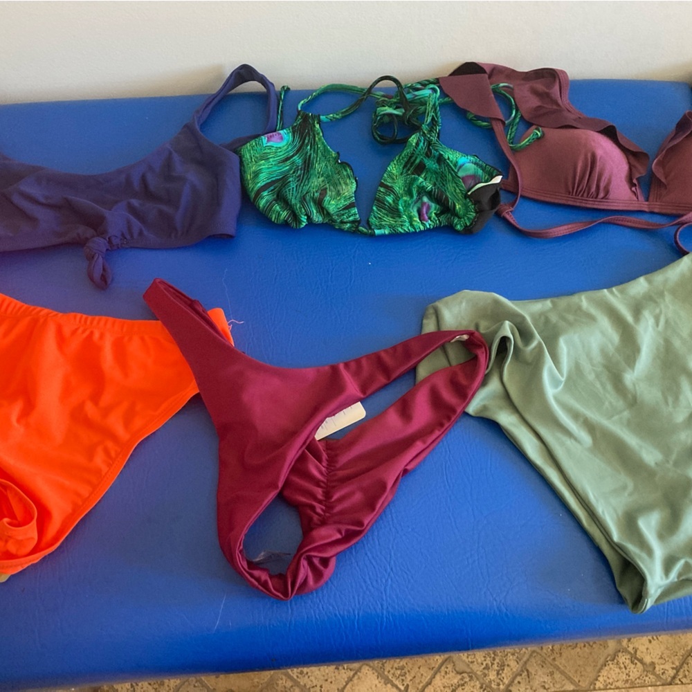 Womens bikini swimsuit 3 tops 3 bottoms mix n match. Bundle size small/xs/med - Picture 2 of 8